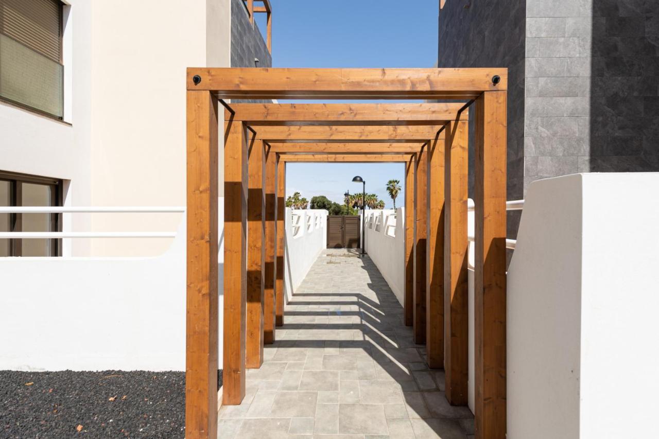 Homeforguest Apartamento En Residencia De Lujo Con Terraza Y Piscina La Guirra 外观 照片