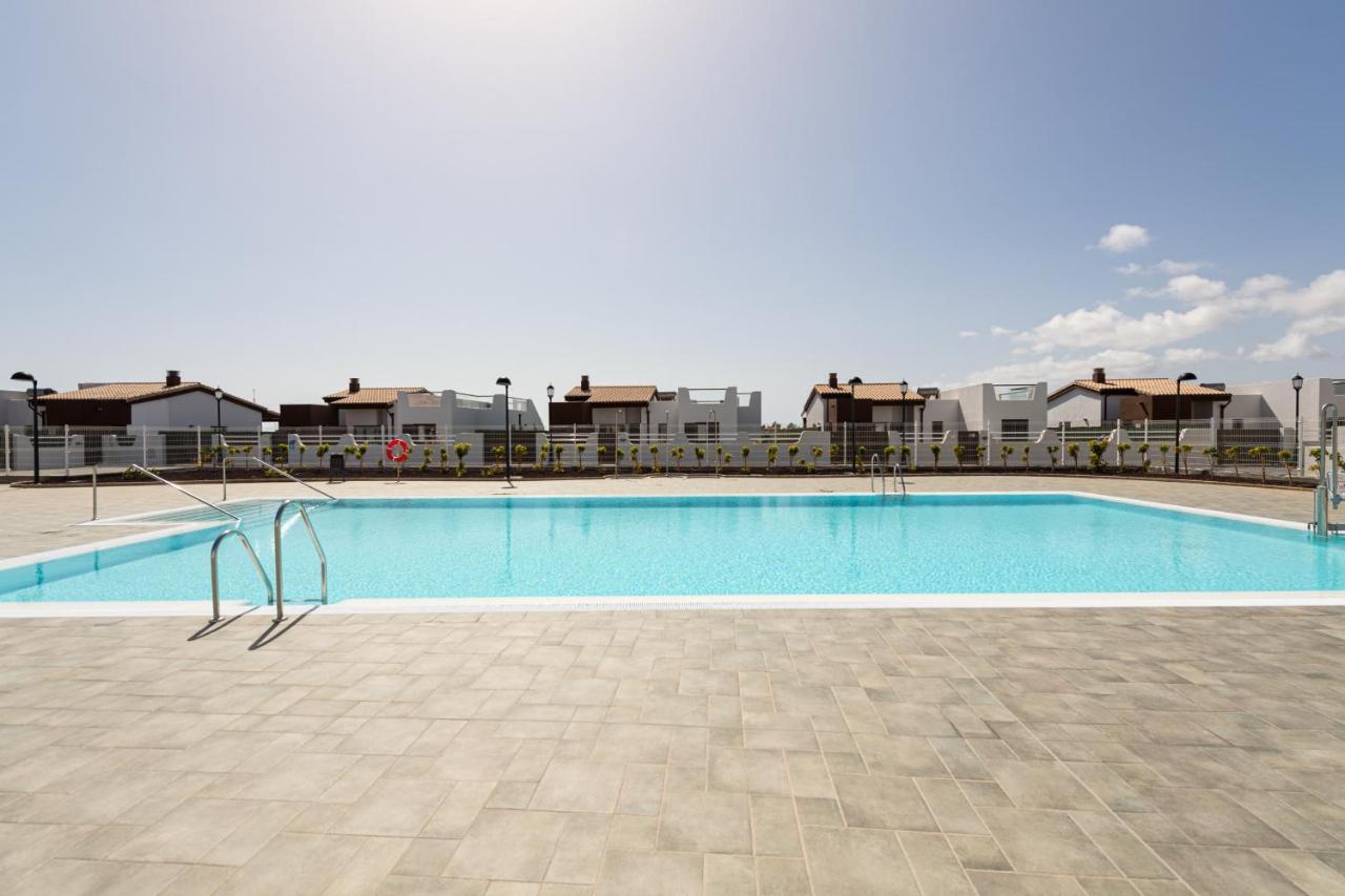 Homeforguest Apartamento En Residencia De Lujo Con Terraza Y Piscina La Guirra 外观 照片