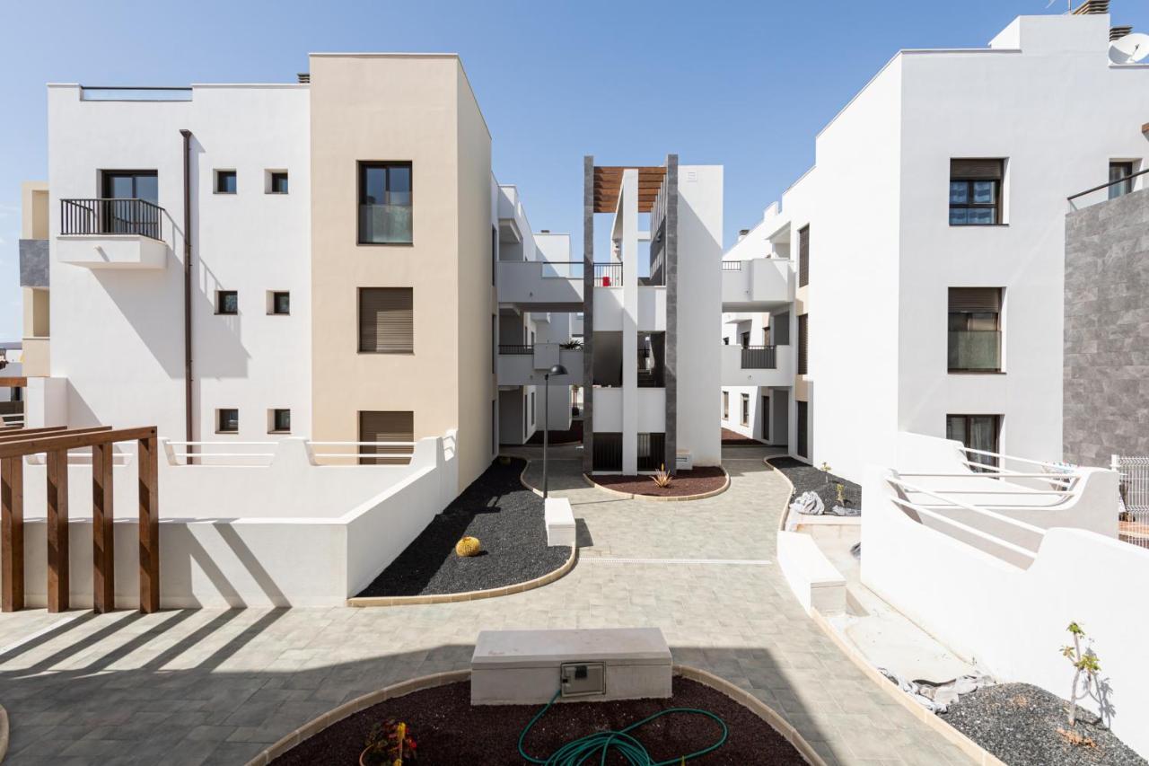 Homeforguest Apartamento En Residencia De Lujo Con Terraza Y Piscina La Guirra 外观 照片