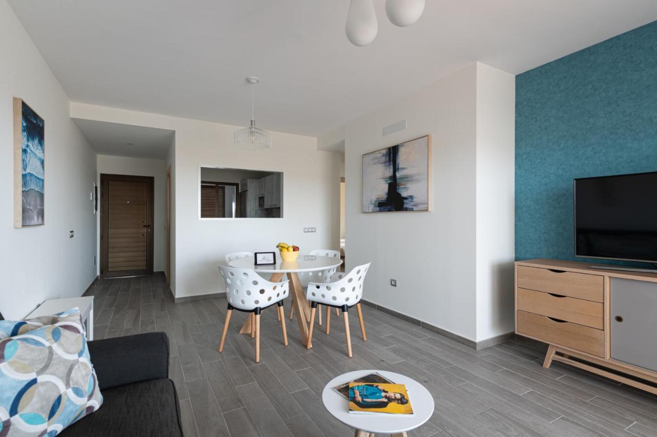 Homeforguest Apartamento En Residencia De Lujo Con Terraza Y Piscina La Guirra 外观 照片