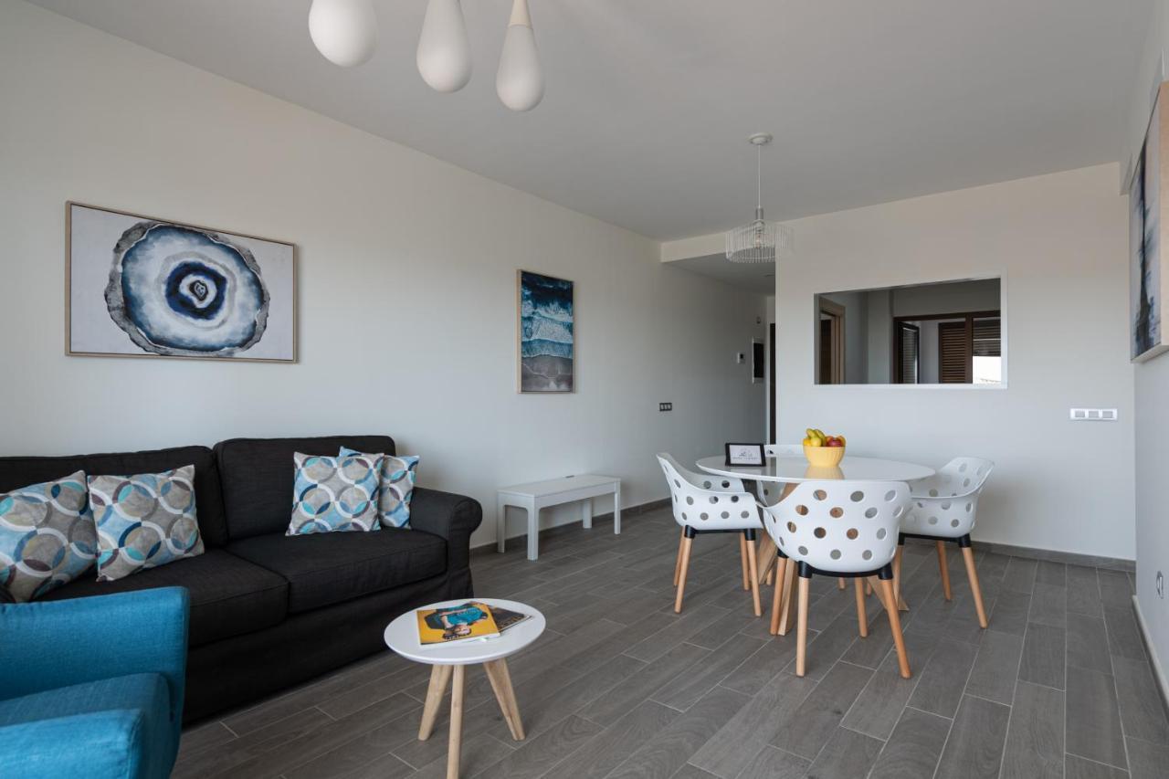 Homeforguest Apartamento En Residencia De Lujo Con Terraza Y Piscina La Guirra 外观 照片