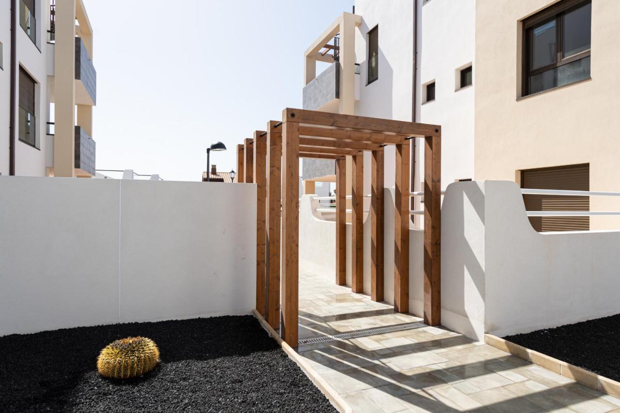 Homeforguest Apartamento En Residencia De Lujo Con Terraza Y Piscina La Guirra 外观 照片