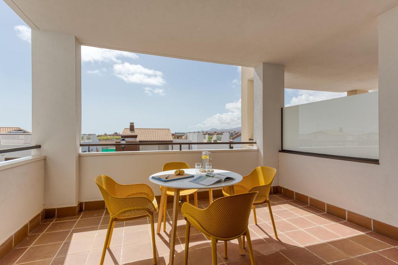 Homeforguest Apartamento En Residencia De Lujo Con Terraza Y Piscina La Guirra 外观 照片