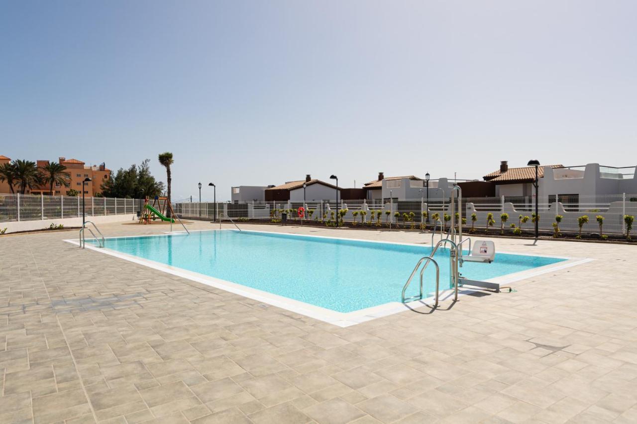 Homeforguest Apartamento En Residencia De Lujo Con Terraza Y Piscina La Guirra 外观 照片